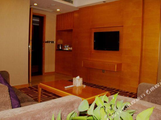 Лохэ: New Century Grand Hotel Luohe Henghui