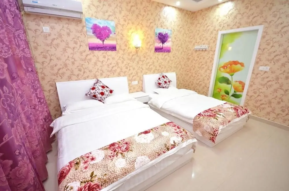 Цзясинь: Wuzhen Flower and Moon Thematic Hotel