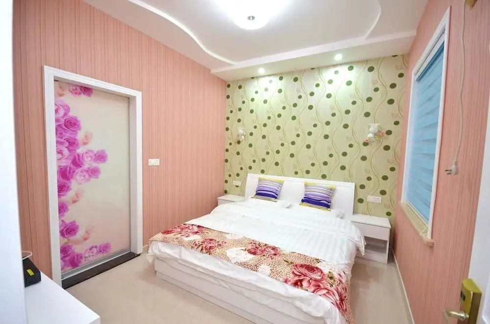 Цзясинь: Wuzhen Flower and Moon Thematic Hotel