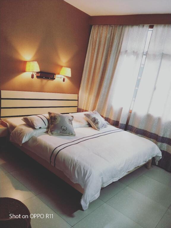 Чжанцзяцзе: Zhangjiajie Forest Inn