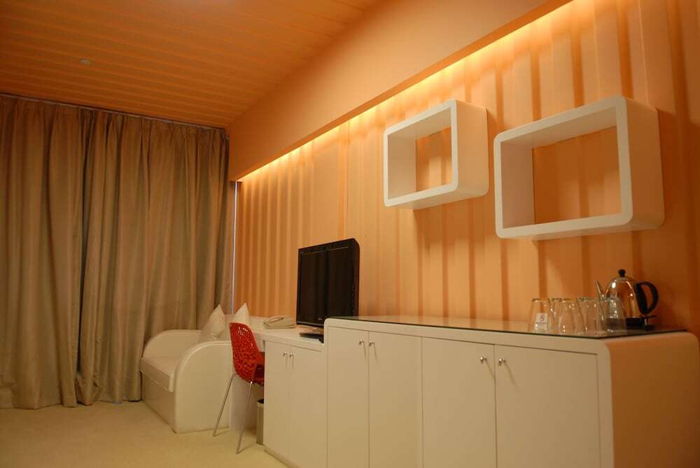 Шэньчжэнь: Oct East Cargo Hostel