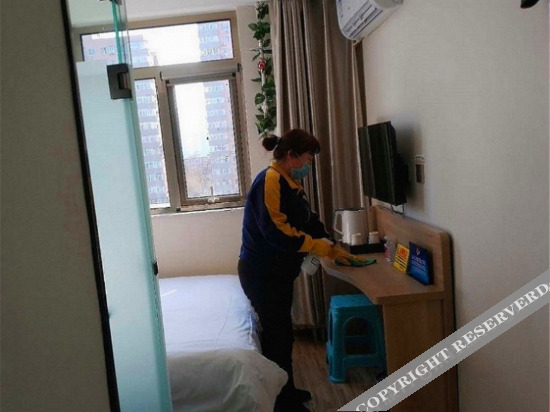 Пекин: Super 8 Hotel (Beijing Jintai Road subway station store)