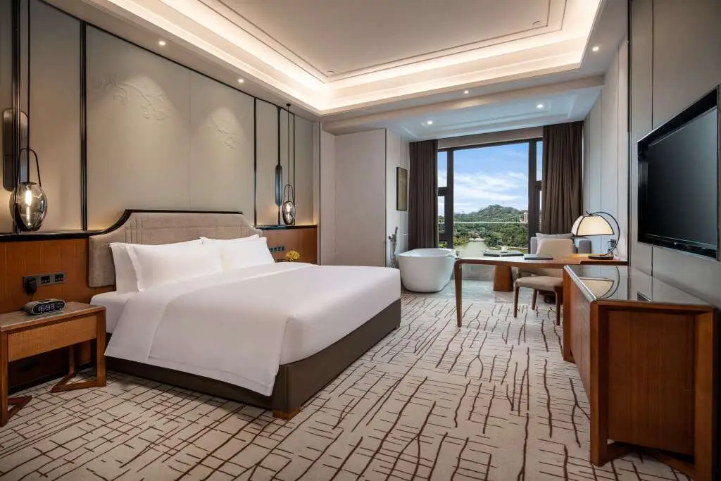 Маоминг: Wyndham Xinyi Lotus Lake