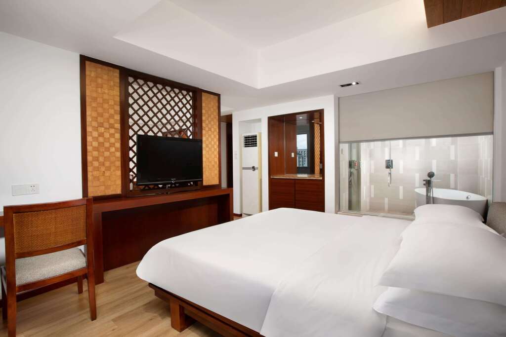 Цюнхай: Ramada Encore by Wyndham Qionghai Downtown