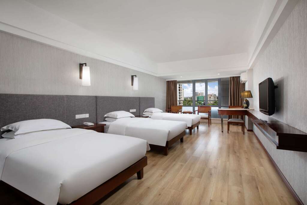 Цюнхай: Ramada Encore by Wyndham Qionghai Downtown