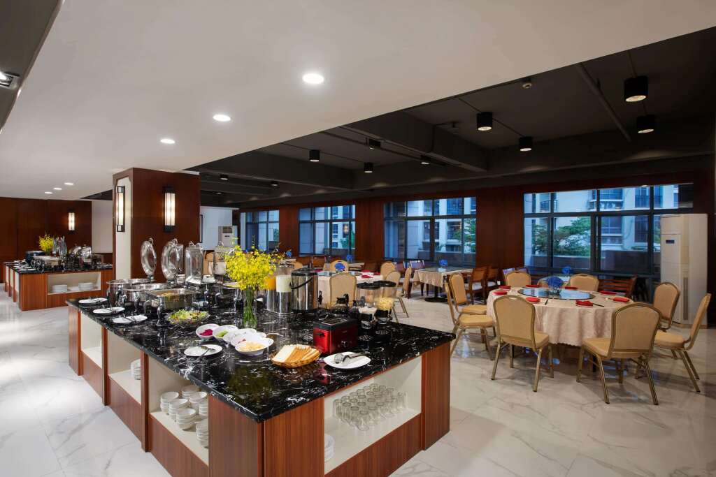 Цюнхай: Ramada Encore by Wyndham Qionghai Downtown
