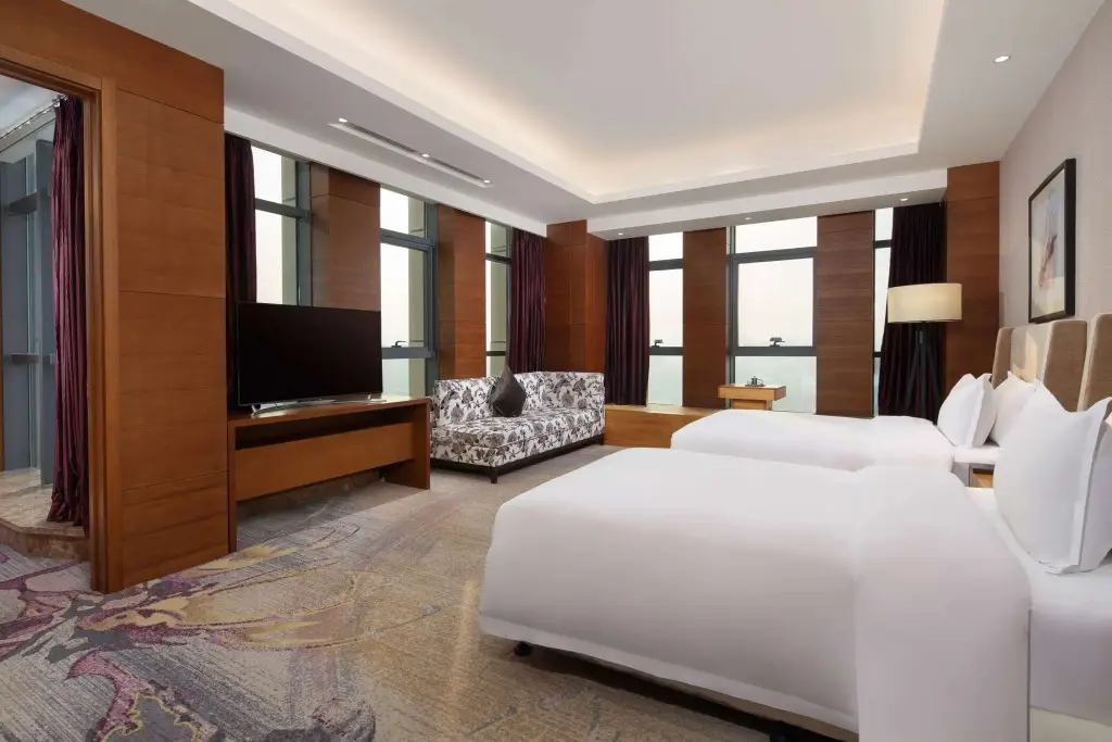 Цзилинь: Days Hotel By Wyndham Jilin Railway Station