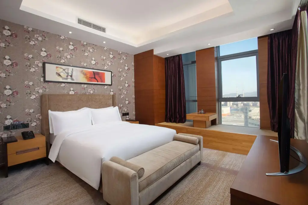Цзилинь: Days Hotel By Wyndham Jilin Railway Station
