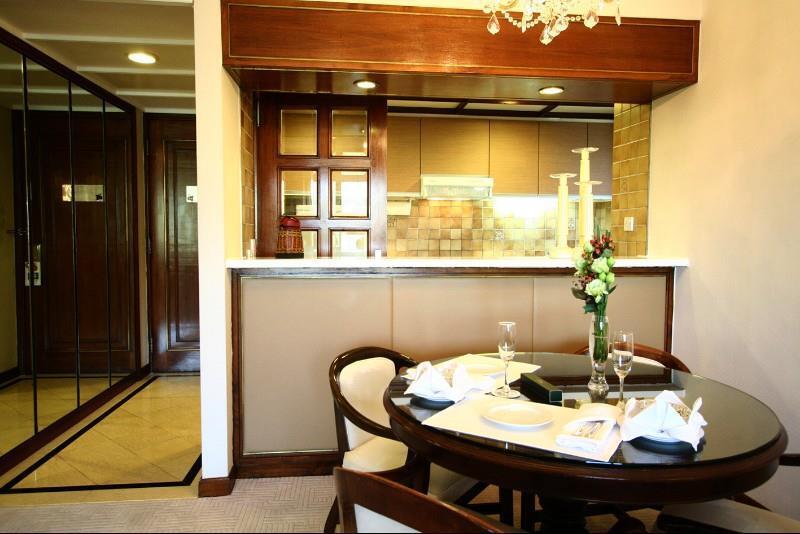 Гонконг: Parkview Suites