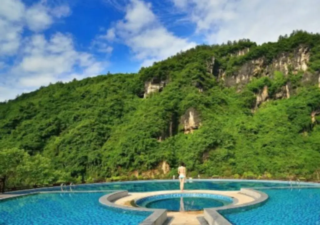 Чжанцзяцзе: Harmona Resort & Spa Zhangjiajie