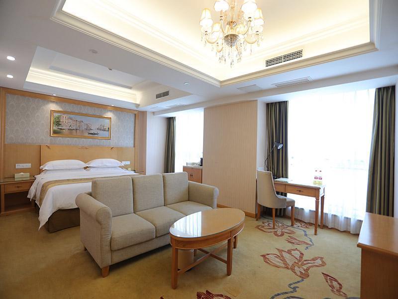 Чэнду: Vienna Hotel Chengdu Chunxi Road Lijiatuo Metro Station