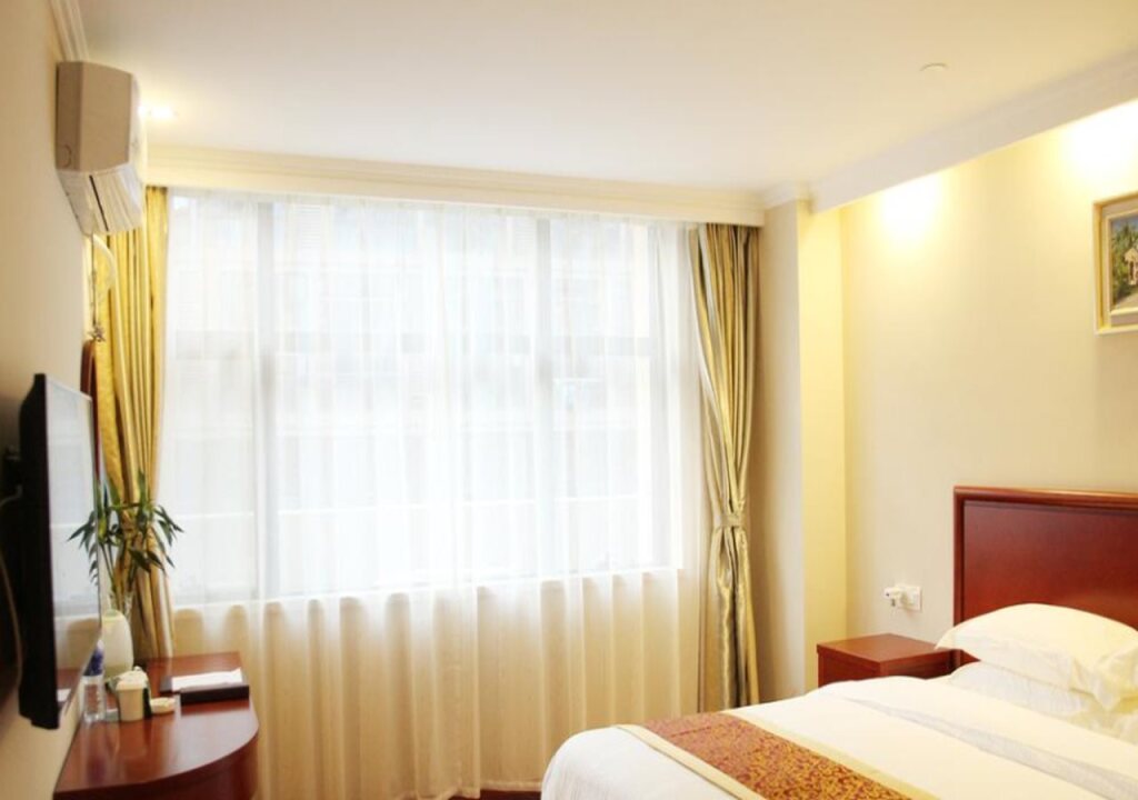 Ичунь: GreenTree Inn JiangSu XuZhou Feng County LiuBang Plaza Express Hotel