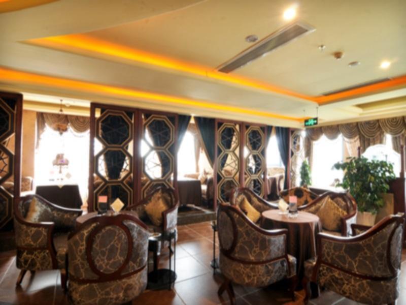 Чэнду: Chengdu French Theme Gold Palace