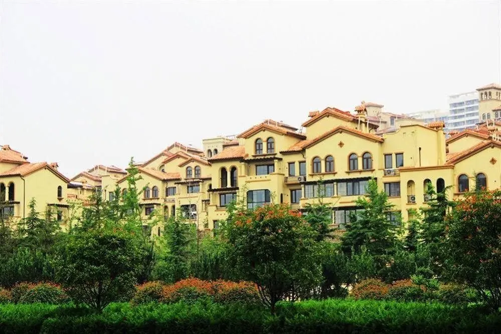 Циндао: Qingdao Bushe Golden Beach Apartment
