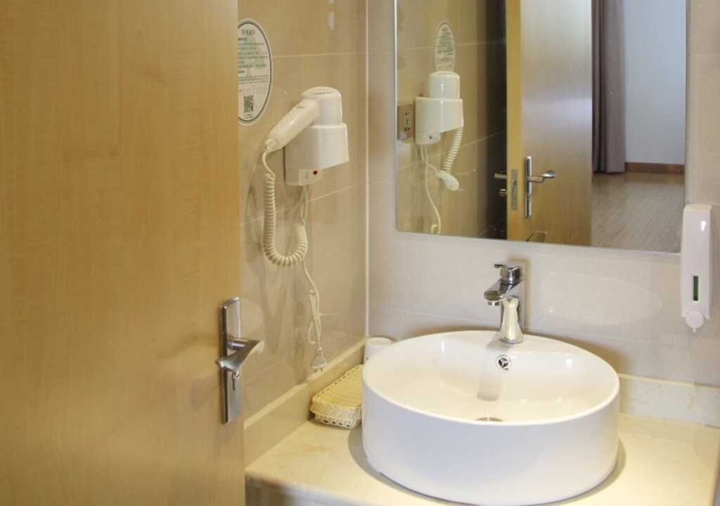 Шанхай: GreenTree Inn Shanghai Minxing Beiqiao Station Express Hotel