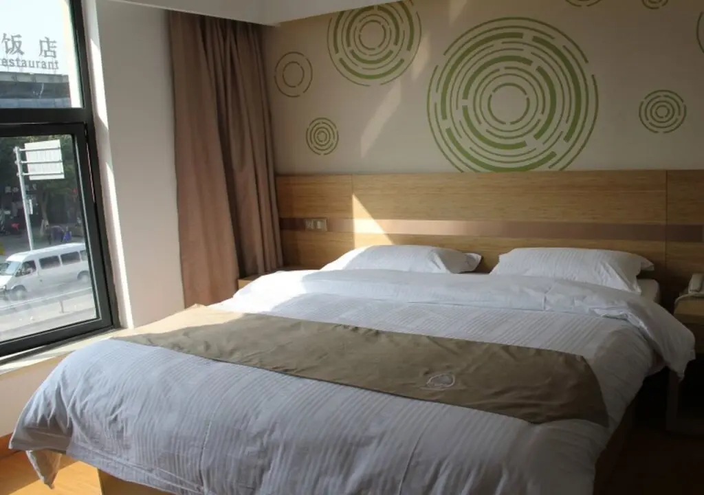 Шанхай: GreenTree Inn Shanghai Minxing Beiqiao Station Express Hotel