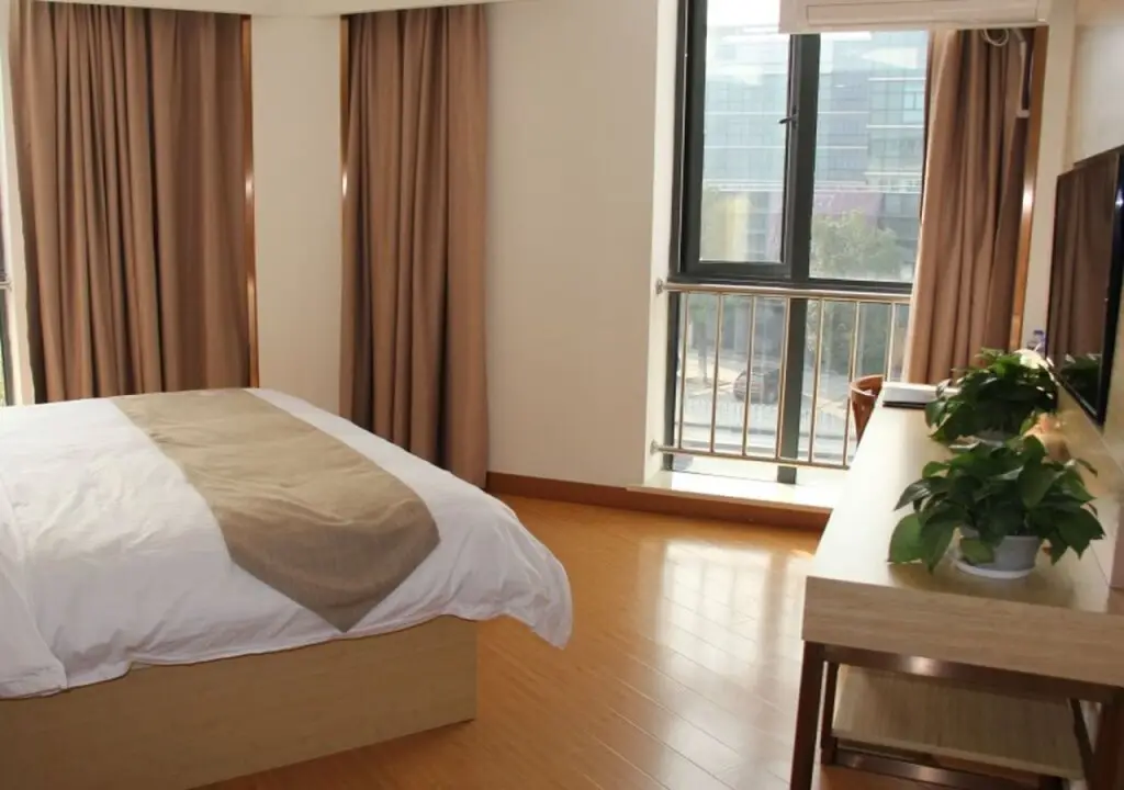 Шанхай: GreenTree Inn Shanghai Minxing Beiqiao Station Express Hotel