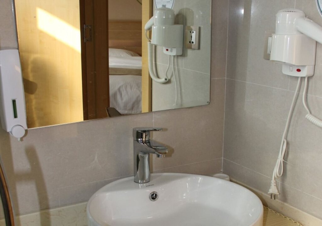 Шанхай: GreenTree Inn Shanghai Minxing Beiqiao Station Express Hotel