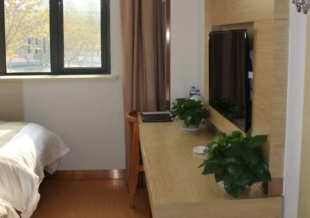 Шанхай: GreenTree Inn Shanghai Minxing Beiqiao Station Express Hotel
