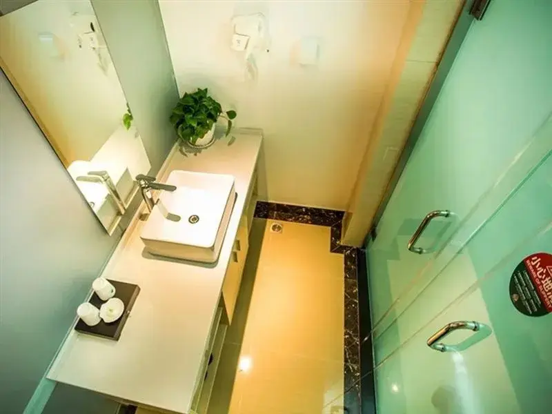 Циндао: GreenTree Alliance Qingdao Chengyang District East Jinhong Road Motor Car Town Hotel