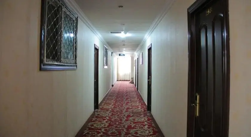 Циндао: Jinxia Business Hotel Qingdao