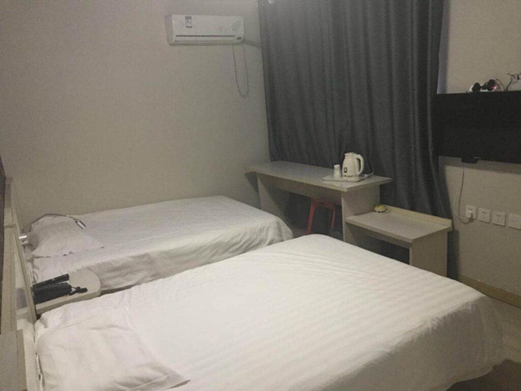 Циндао: 7 Days Inn Qingdao Zhongshan Road
