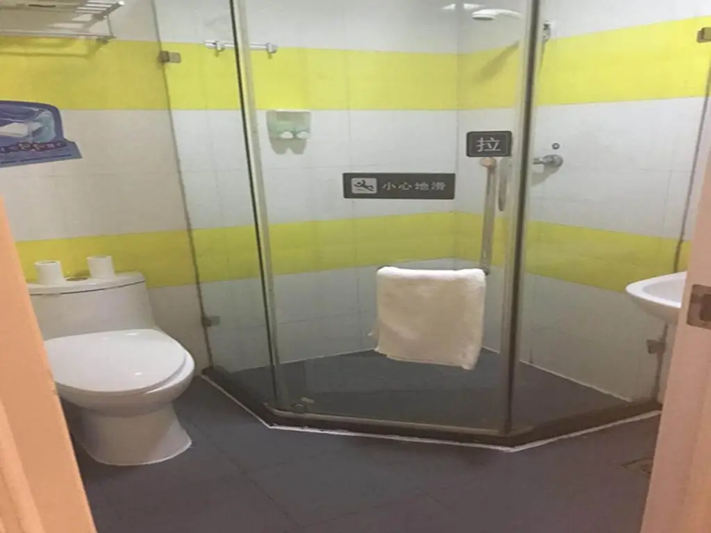 Циндао: 7 Days Inn Qingdao Zhongshan Road