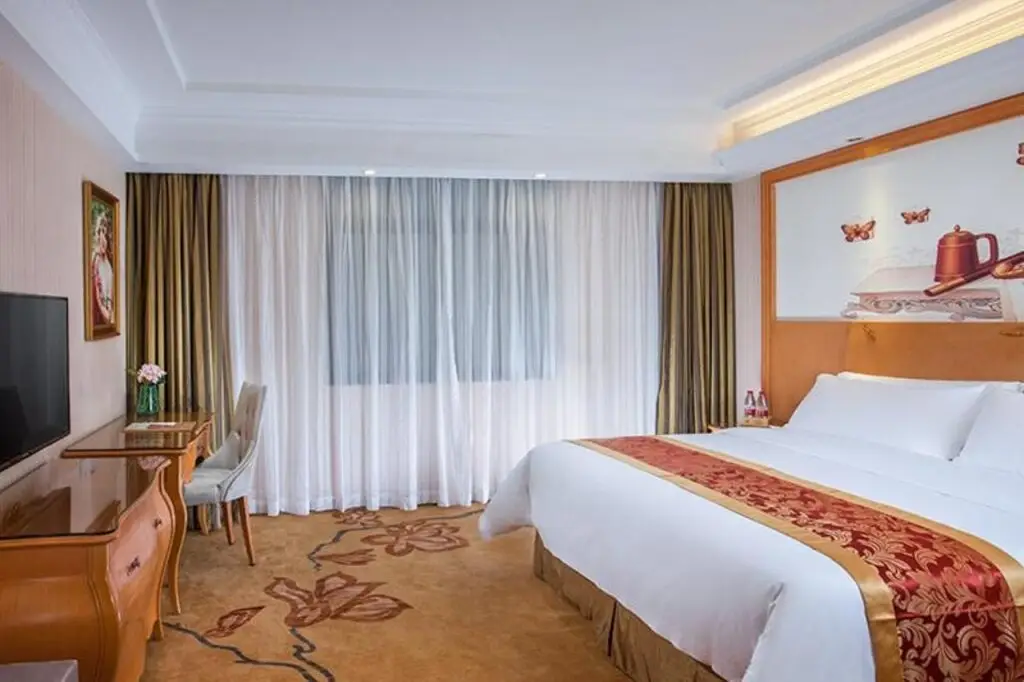 Шэньчжэнь: Vienna Hotel Shenzhen Gongming Hufa Bei Road Branch