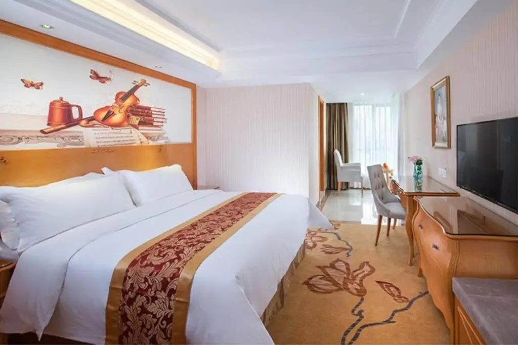Шэньчжэнь: Vienna Hotel Shenzhen Gongming Hufa Bei Road Branch