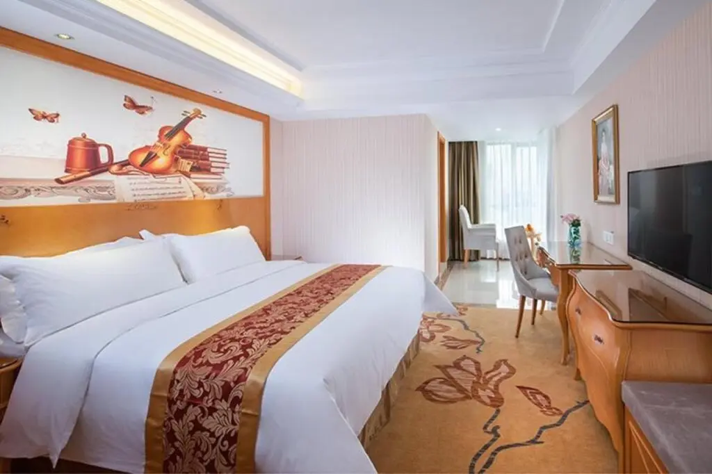 Шэньчжэнь: Vienna Hotel Shenzhen Gongming Hufa Bei Road Branch