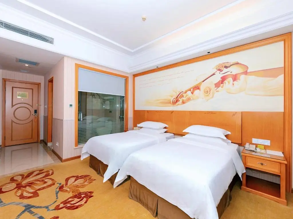 Шэньчжэнь: Vienna Hotel Shenzhen Longgang Ainan Road