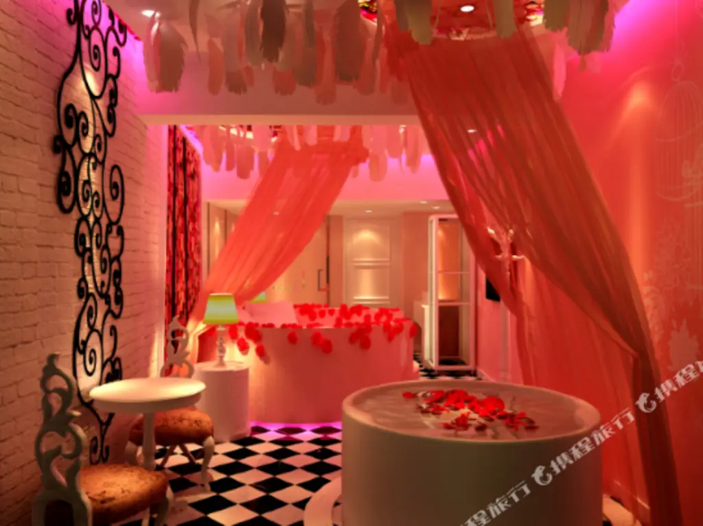 Шэньчжэнь: Hand In Hand Lovers Theme Hotel