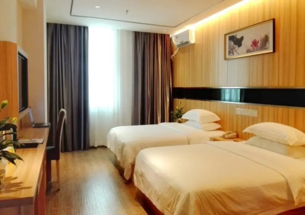 Шэньчжэнь: Vatica Guangdong Shenzhen Longhua Qinghu Metro Station Hotel