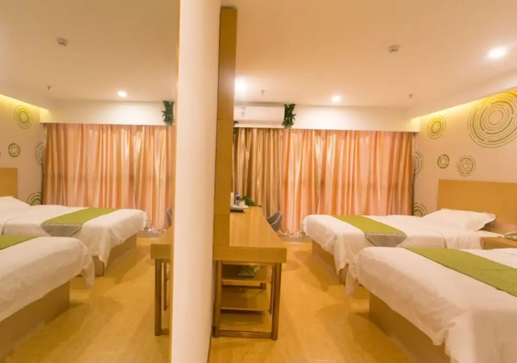 Сучжоу: GreenTree Inn Suzhou Tai Lake Xukou Town Government Express Hotel