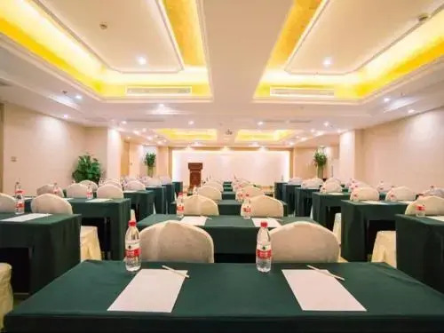 Шанхай: Vienna 3 Best Hotel Shanghai Baoshan Fengxiang Road