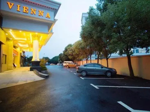 Шанхай: Vienna 3 Best Hotel Shanghai Baoshan Fengxiang Road