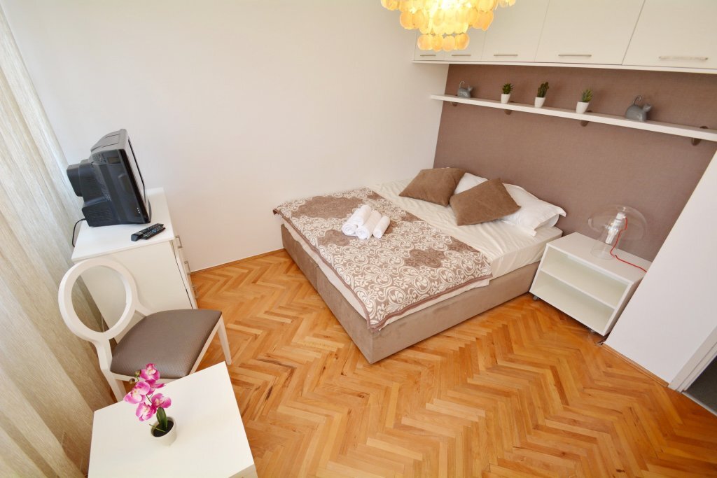 Тиват: Studio Dimitris II Apartments