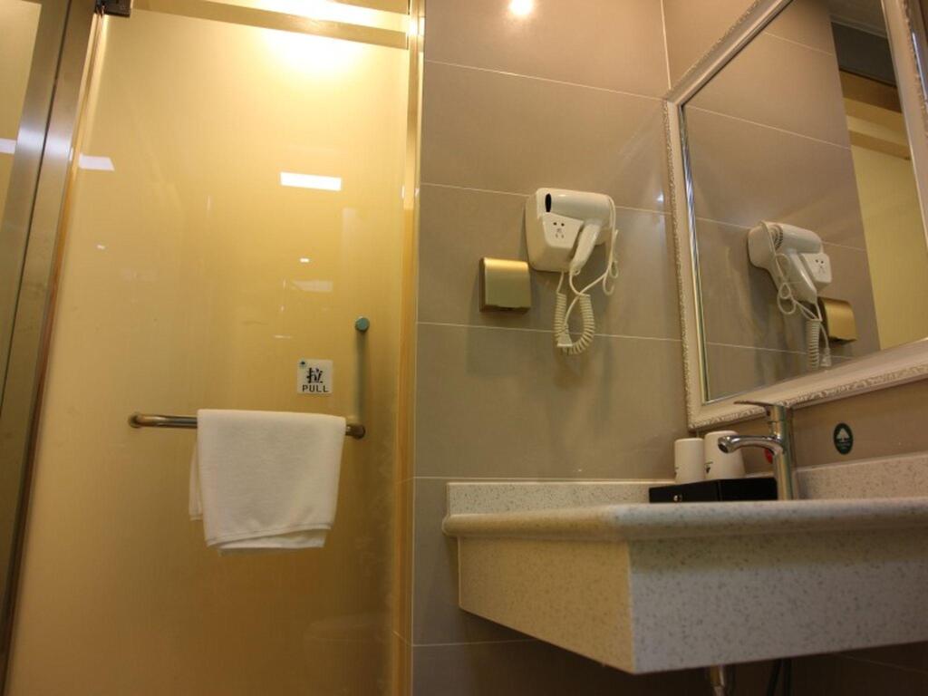Цзаочжуан: GreenTree Inn Zaozhuang High-speed Train Station Express Hotel