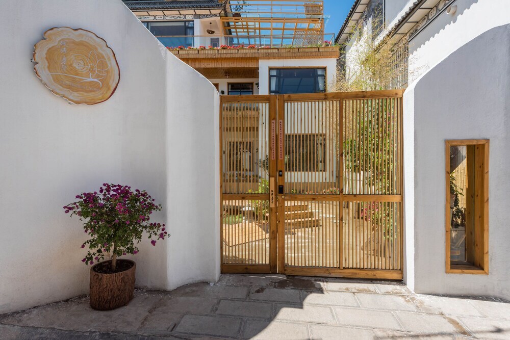 Dali Orchard Suites — фото 1