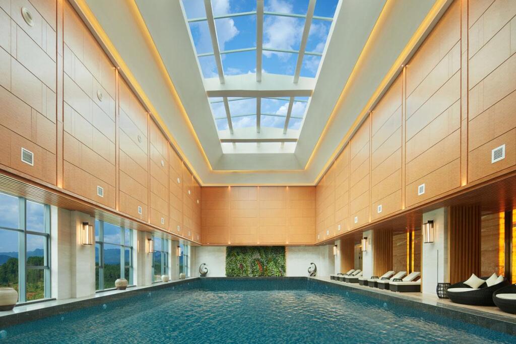 Цзуньи: Grand New Century Hotel Zunyi China