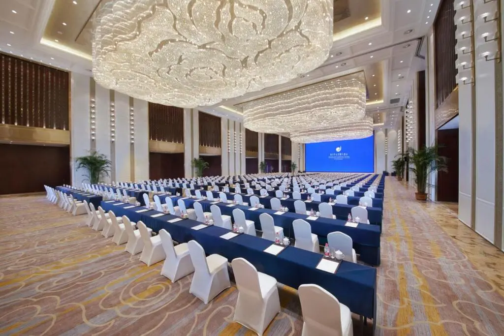 Цзуньи: Grand New Century Hotel Zunyi China