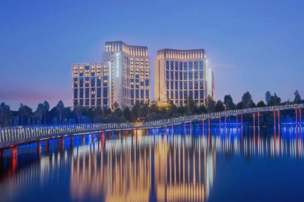 Цзуньи: Grand New Century Hotel Zunyi China
