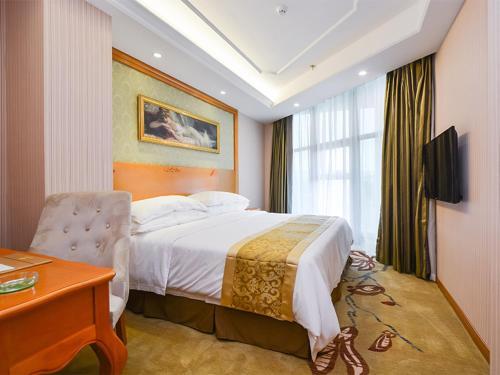Нанкин: Vienna Hotel Nanjing Pukou Middle Puzhu Road Branch