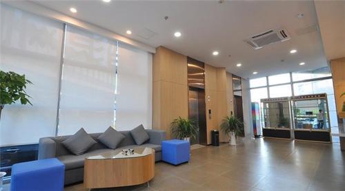 Нанкин: Elan Hotel Nanjing North Daqiao Road Red Sun Plaza