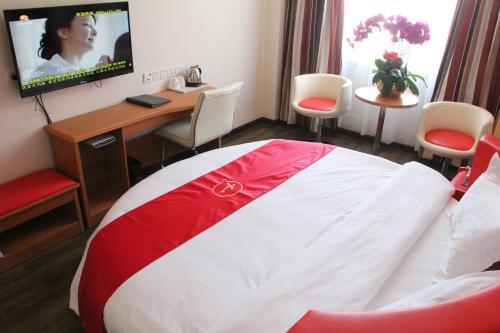 Пинлян: Thank Inn Chain Hotel Gansu Pingliang Kongtong District South Gate Crossroad