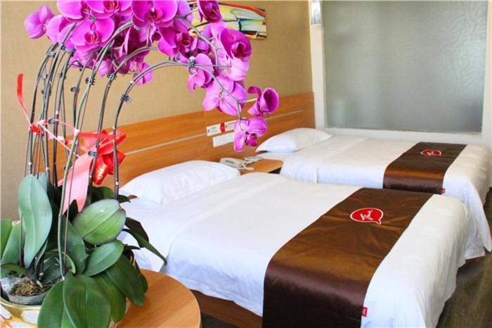Пинлян: Thank Inn Chain Hotel Gansu Pingliang Kongtong District South Gate Crossroad