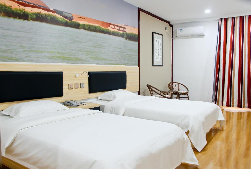 Дежоу: Thank Inn Chain Hotel Shandong Dezhou Decheng District Wanda Plaza