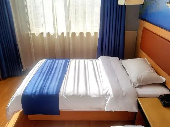 Янчжоу: Thank Inn Chain Hotel Jiangsu Yangzhou Jiangdu District Longchuan Square
