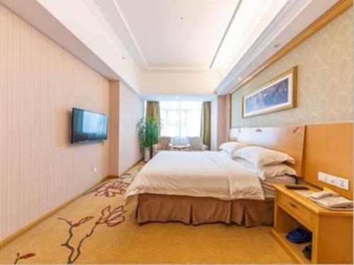 Инчэн: Vienna Hotel Yingcheng Hai Mountain Yingcheng