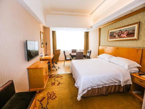 Инчэн: Vienna Hotel Yingcheng Hai Mountain Yingcheng